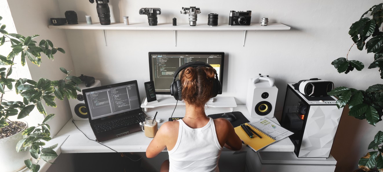 Designer workstation with cameras on the shelf