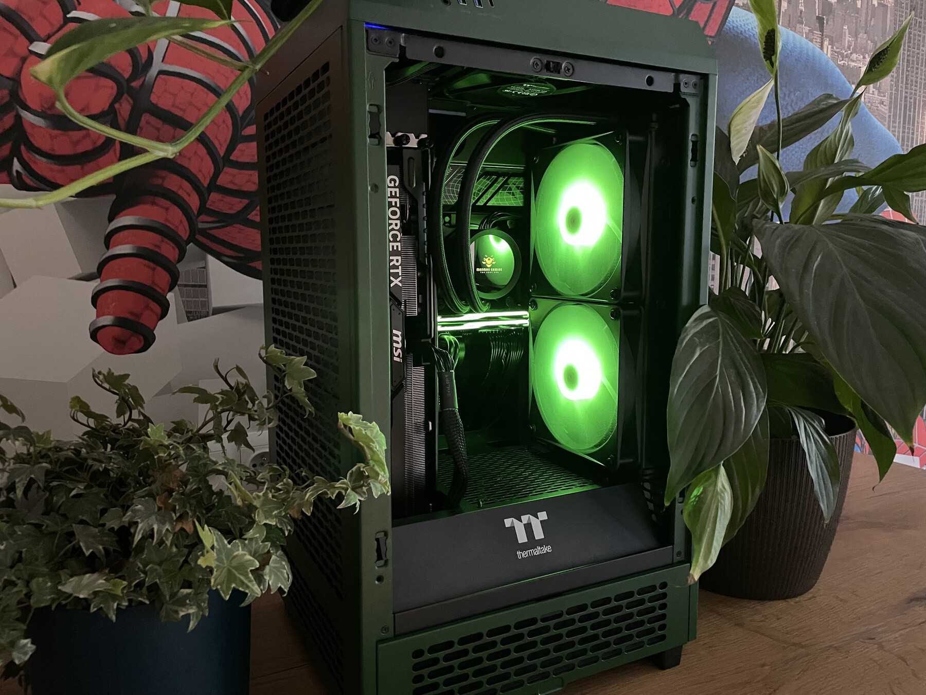 Zestaw komputerowy Thermaltake The Tower 200 w zieleni