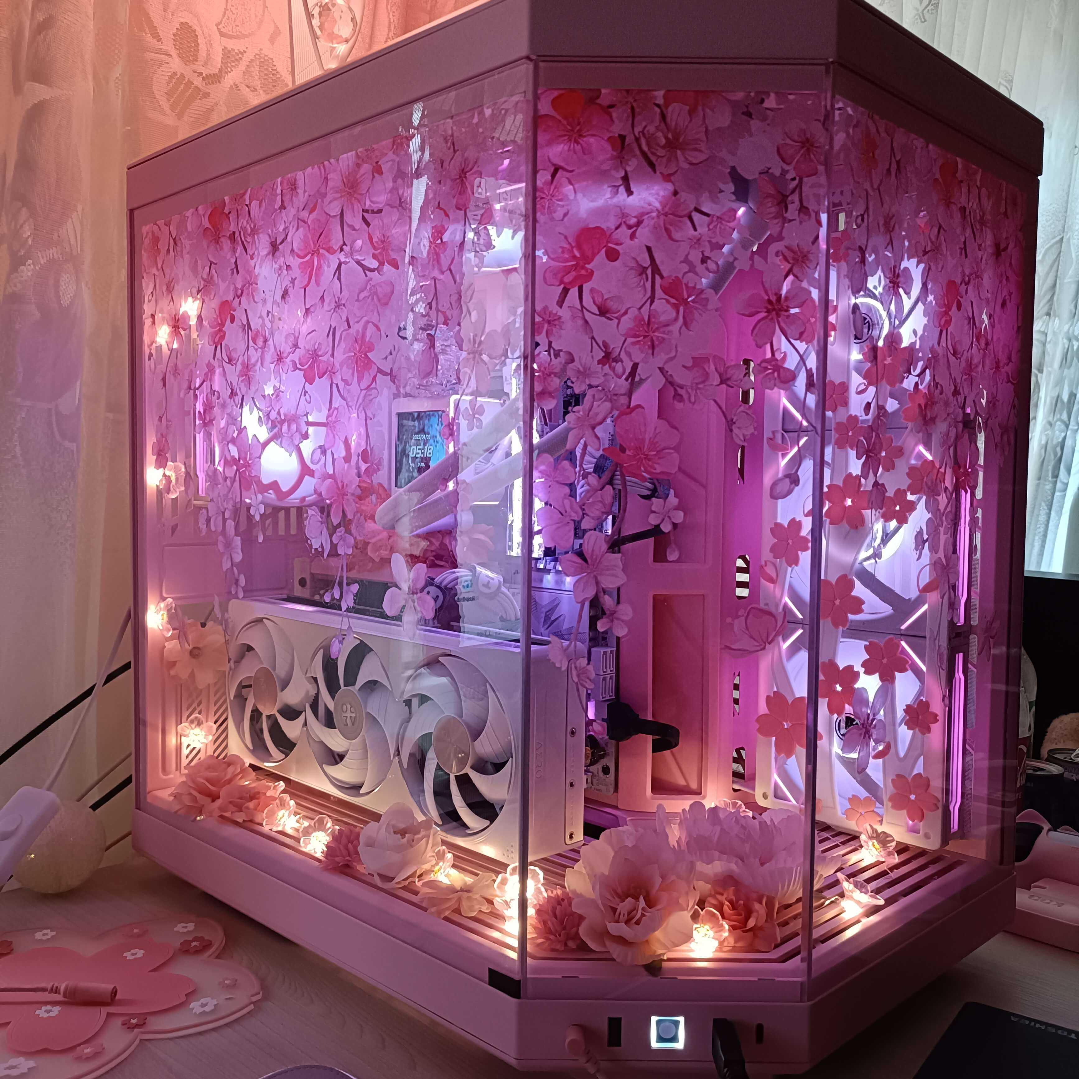 Hyte Y70 Pink z Ryzen 7 9800X3D i RXT 5080